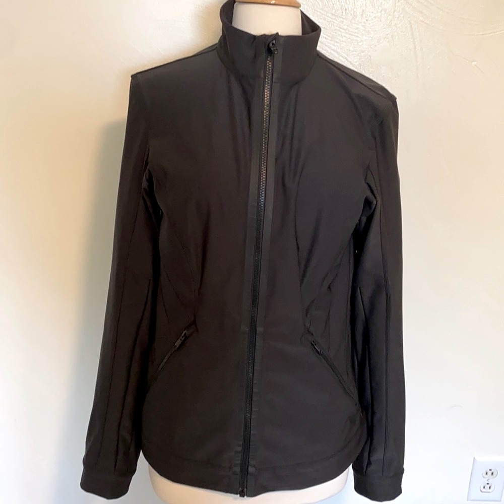 Lululemon Black Zip Up. Excellent Condition.